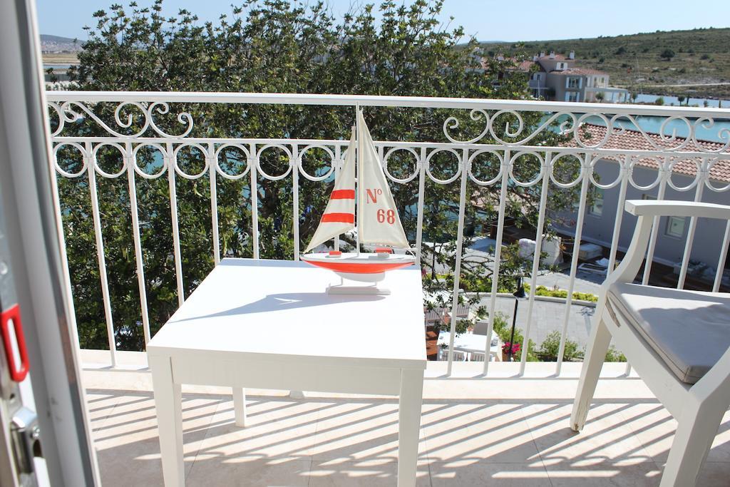 Port Villa Deniz Alacati Room photo